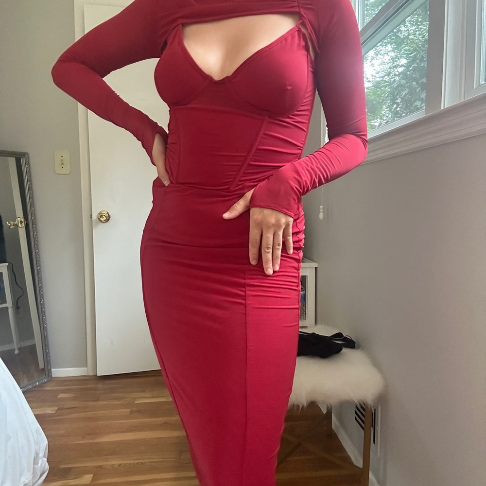 HOUSE OF CB Beatrice Dress in Bigger Cup.